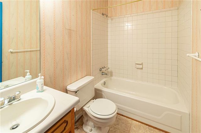6715 Dogwood Point Lane, Tucker, GA 30084