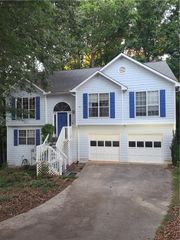 6715 Dogwood Point Lane, Tucker, GA 30084