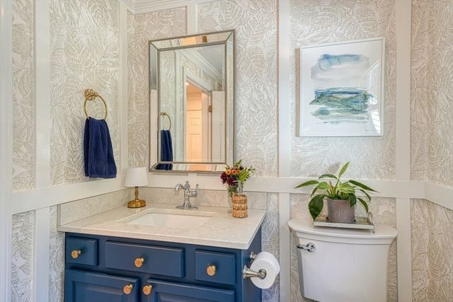 3 Lake St, Norfolk, MA 02056