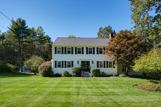 3 Lake St, Norfolk, MA 02056
