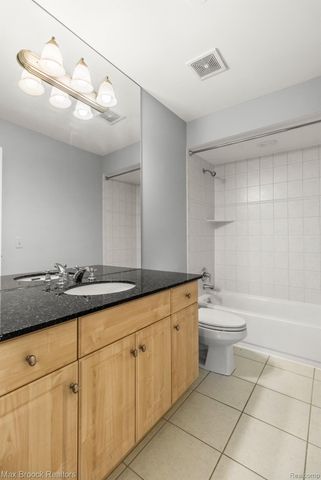 1113 N Old Woodward Avenue 46, Birmingham, MI 48009
