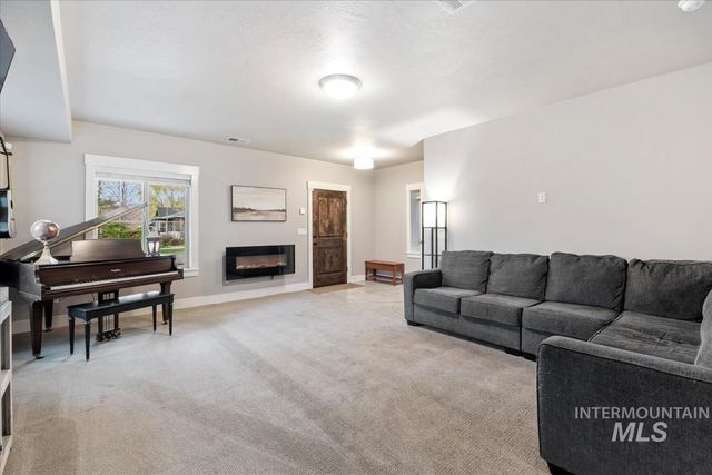 5739 W Hidden Springs Dr., Boise, ID 83714