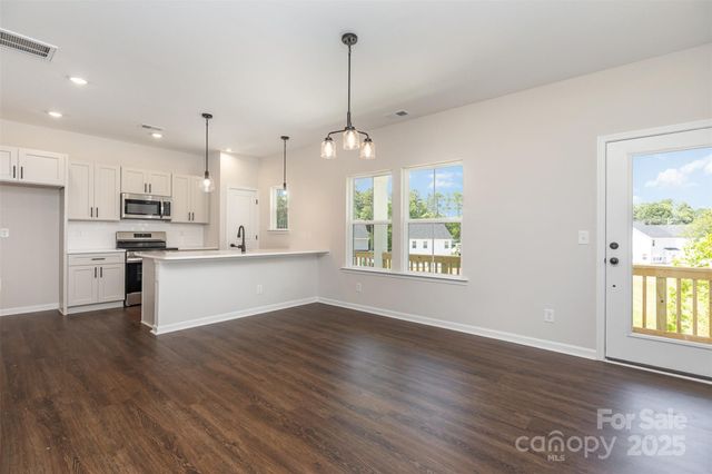 2063 Sadler Woods Lane, Charlotte, NC 28214