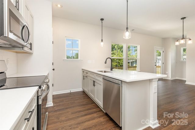 2063 Sadler Woods Lane, Charlotte, NC 28214