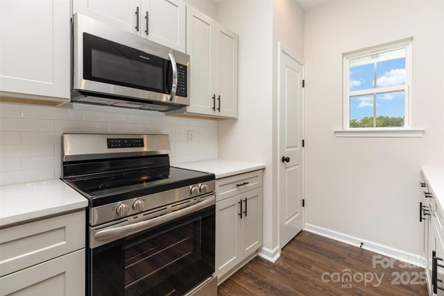 2063 Sadler Woods Lane, Charlotte, NC 28214