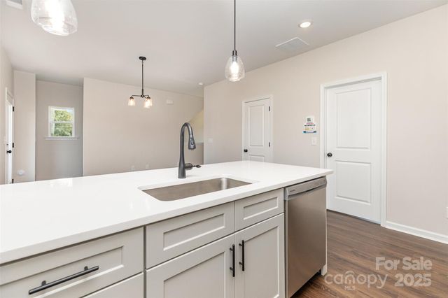 2063 Sadler Woods Lane, Charlotte, NC 28214