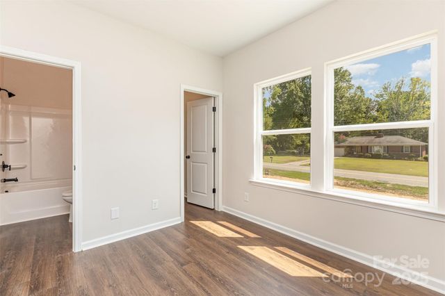 2063 Sadler Woods Lane, Charlotte, NC 28214