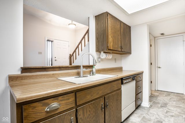 2554 Chaseway Court, Indianapolis, IN 46268