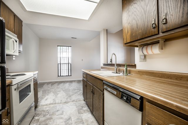 2554 Chaseway Court, Indianapolis, IN 46268