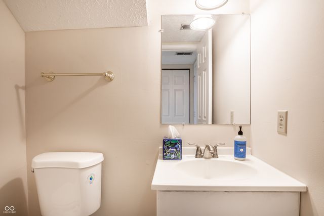 2554 Chaseway Court, Indianapolis, IN 46268