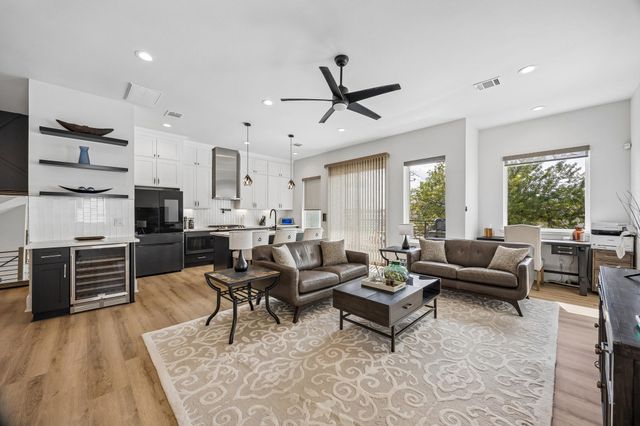 1615 Bigelow Street, Houston, TX 77009