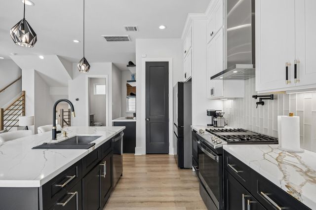 1615 Bigelow Street, Houston, TX 77009
