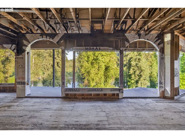 32020 Sw PEACH COVE Rd, West Linn, OR 97068