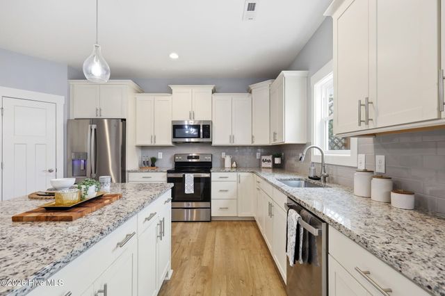 101 Woodford Lane, Vass, NC 28394