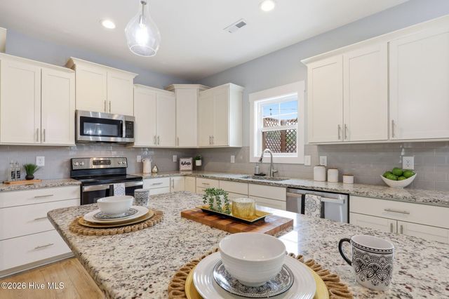 101 Woodford Lane, Vass, NC 28394