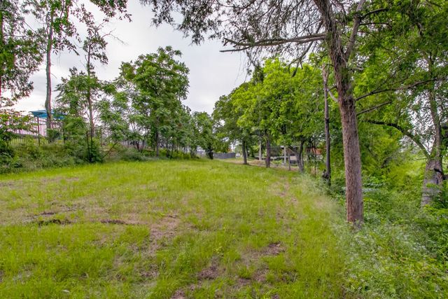 501 Nursery Lane, Fort Worth, TX 76114