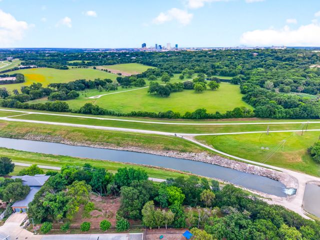 501 Nursery Lane, Fort Worth, TX 76114