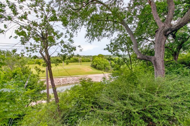 501 Nursery Lane, Fort Worth, TX 76114