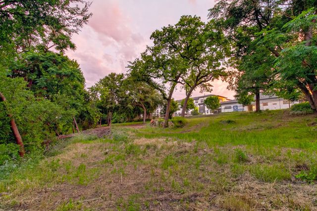 501 Nursery Lane, Fort Worth, TX 76114