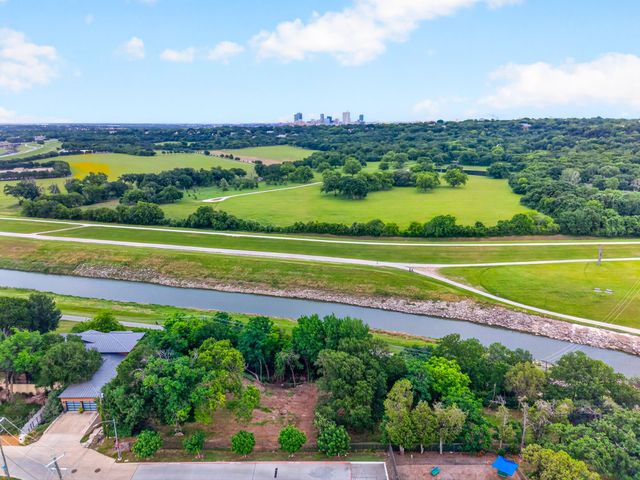 501 Nursery Lane, Fort Worth, TX 76114