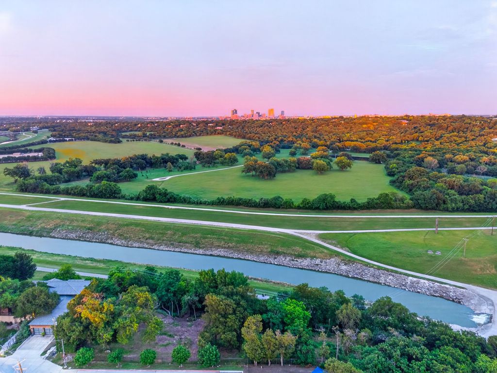501 Nursery Lane, Fort Worth, TX 76114