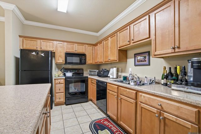 5335 Arlington Ct, Baton Rouge, LA 70820