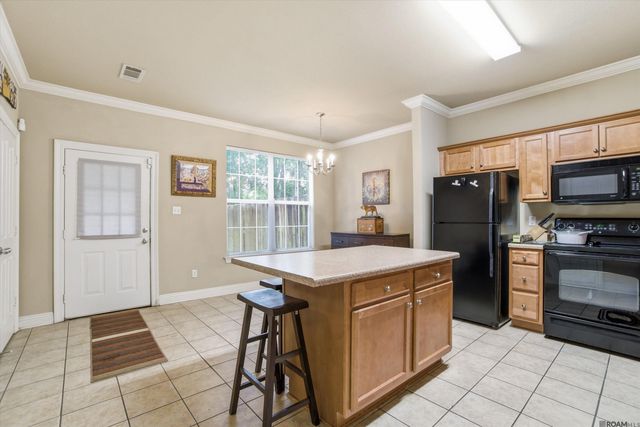 5335 Arlington Ct, Baton Rouge, LA 70820