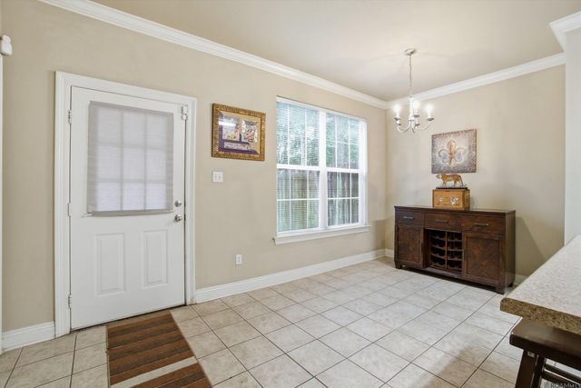5335 Arlington Ct, Baton Rouge, LA 70820