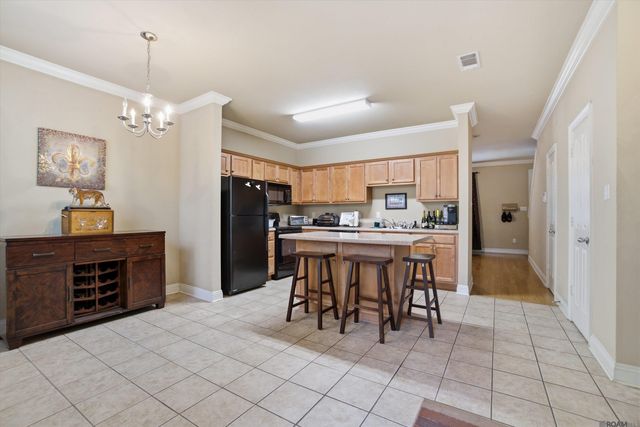 5335 Arlington Ct, Baton Rouge, LA 70820