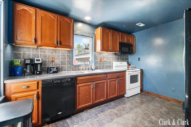 146 S Carleton Drive, Battle Creek, MI 49017