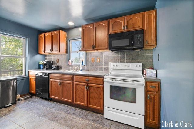 146 S Carleton Drive, Battle Creek, MI 49017