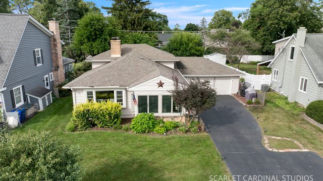 1210 S Gables Boulevard, Wheaton, IL 60189