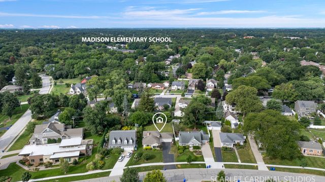 1210 S Gables Boulevard, Wheaton, IL 60189