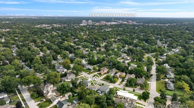 1210 S Gables Boulevard, Wheaton, IL 60189