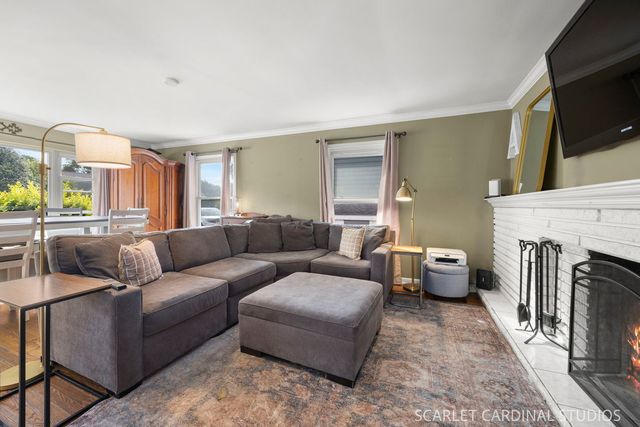 1210 S Gables Boulevard, Wheaton, IL 60189