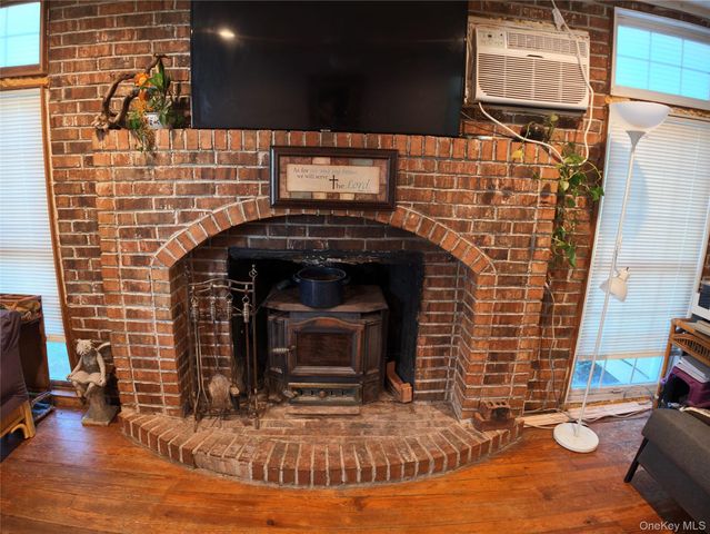 146 W Saugerties Road, Saugerties, NY 12477