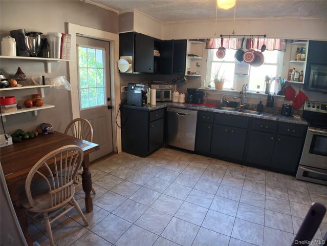 146 W Saugerties Road, Saugerties, NY 12477