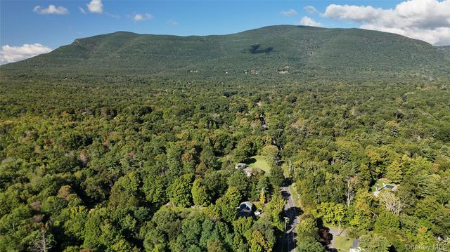 146 W Saugerties Road, Saugerties, NY 12477