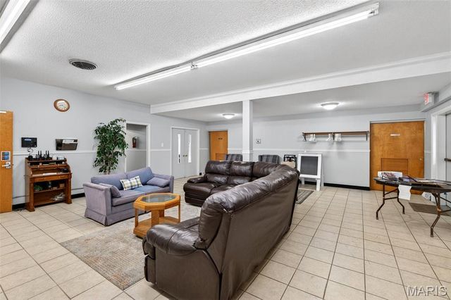 10031 Echoridge Lane A, Affton, MO 63123