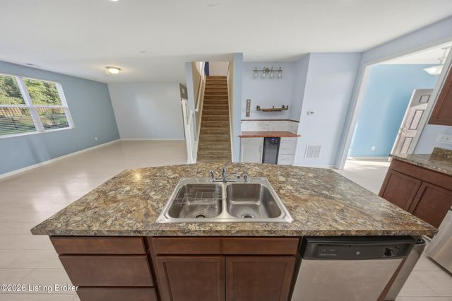 12103 Parkview Trace Dr, Louisville, KY 40229
