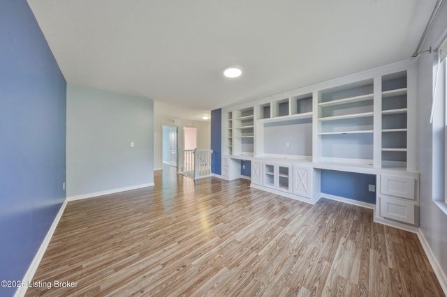 12103 Parkview Trace Dr, Louisville, KY 40229
