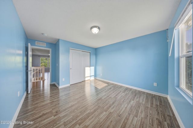 12103 Parkview Trace Dr, Louisville, KY 40229