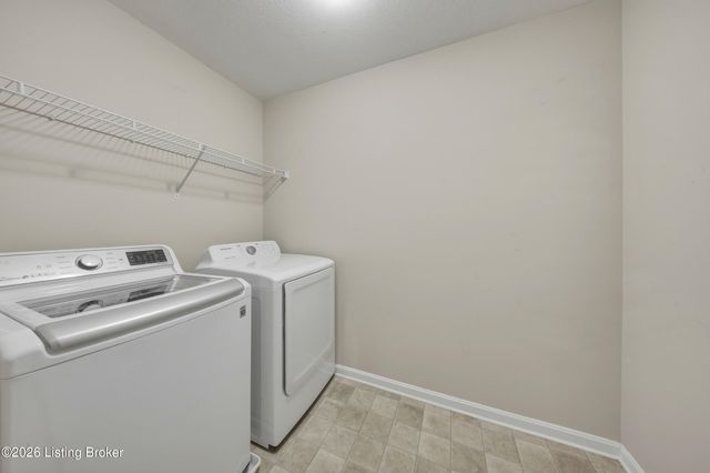 12103 Parkview Trace Dr, Louisville, KY 40229