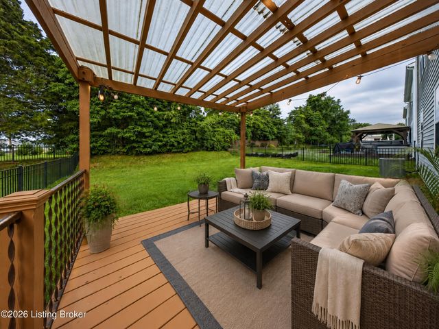 12103 Parkview Trace Dr, Louisville, KY 40229