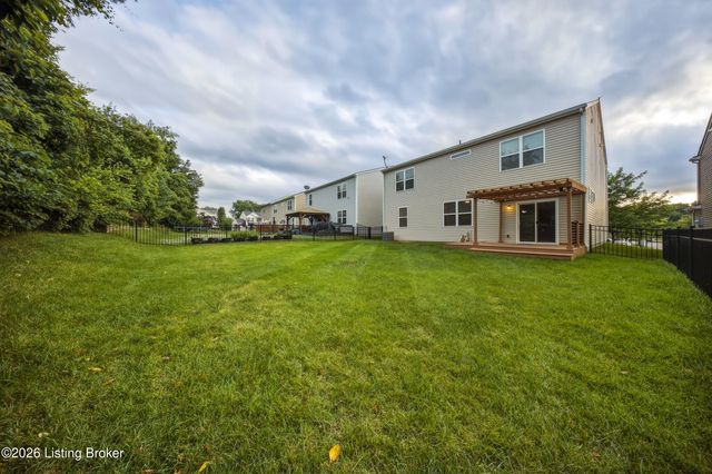 12103 Parkview Trace Dr, Louisville, KY 40229