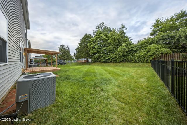 12103 Parkview Trace Dr, Louisville, KY 40229