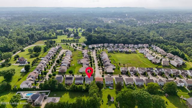 12103 Parkview Trace Dr, Louisville, KY 40229