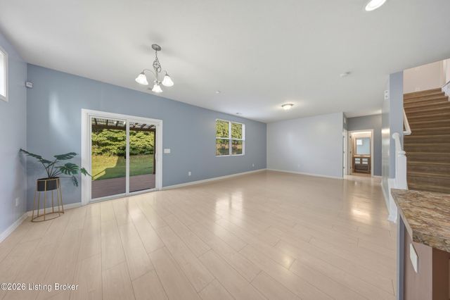 12103 Parkview Trace Dr, Louisville, KY 40229