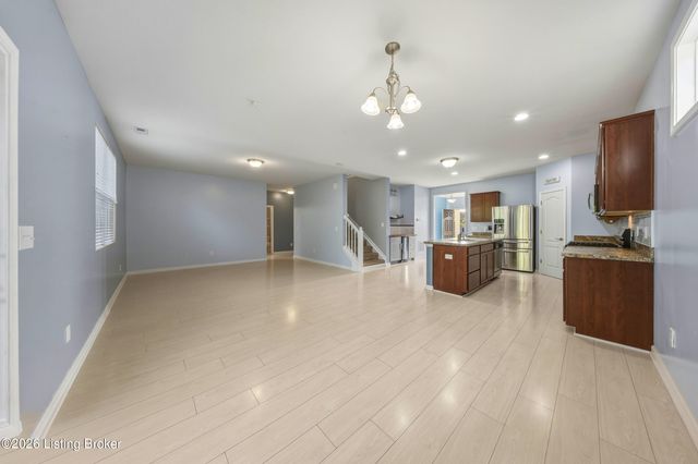 12103 Parkview Trace Dr, Louisville, KY 40229