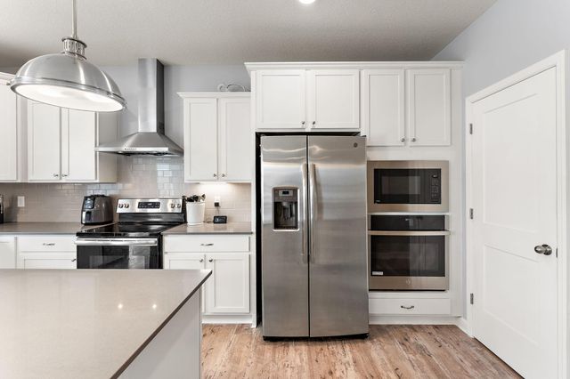 5663 Fair Haven Trail, Woodbury, MN 55129